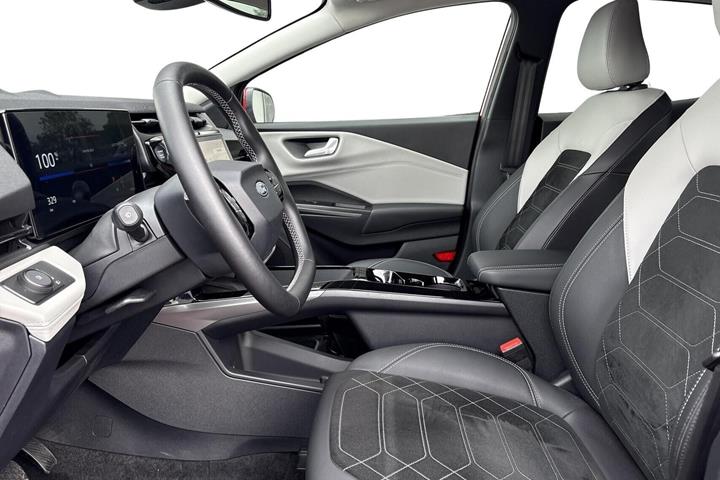 Rød Ford Puma fra 2025