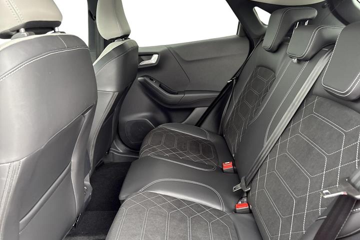 Rød Ford Puma fra 2025
