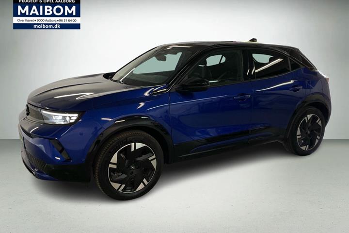 Blå Opel Mokka-e fra 2025