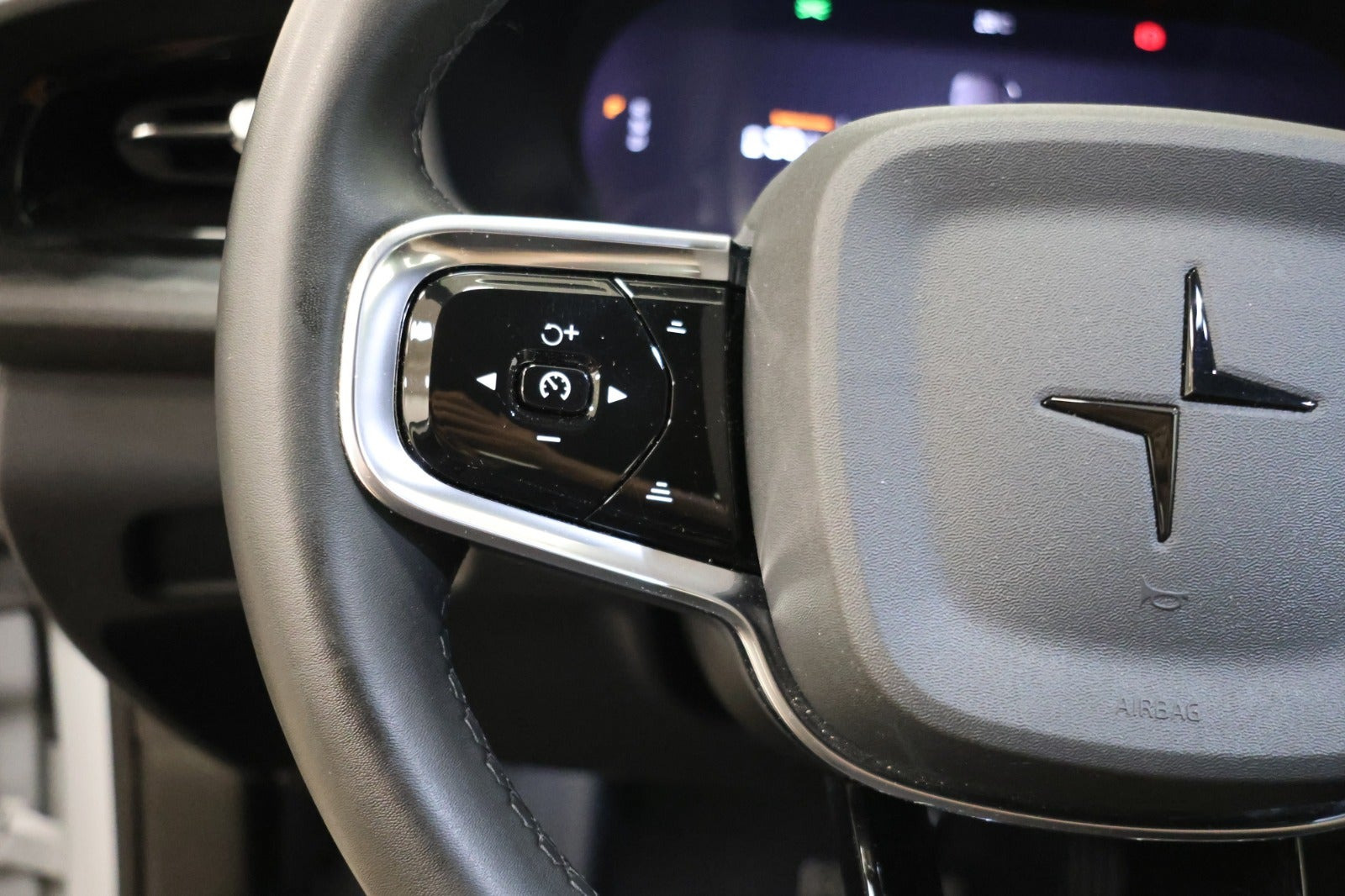 Hvid Polestar 2 fra 2023