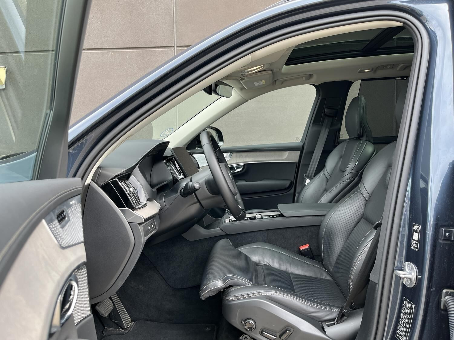 Blå Volvo XC90 fra 2026