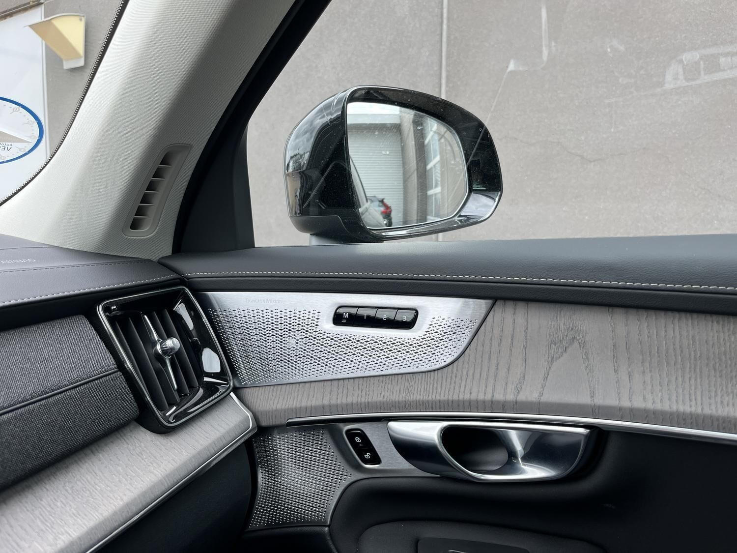 Blå Volvo XC90 fra 2026