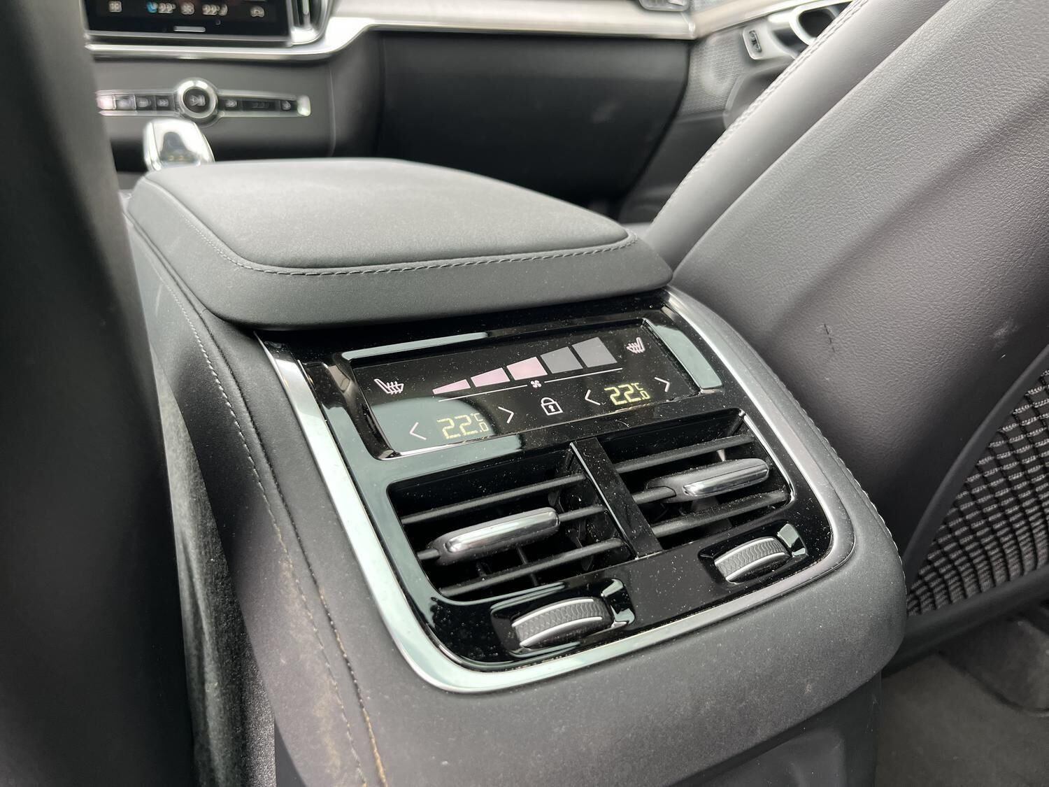 Blå Volvo XC90 fra 2026
