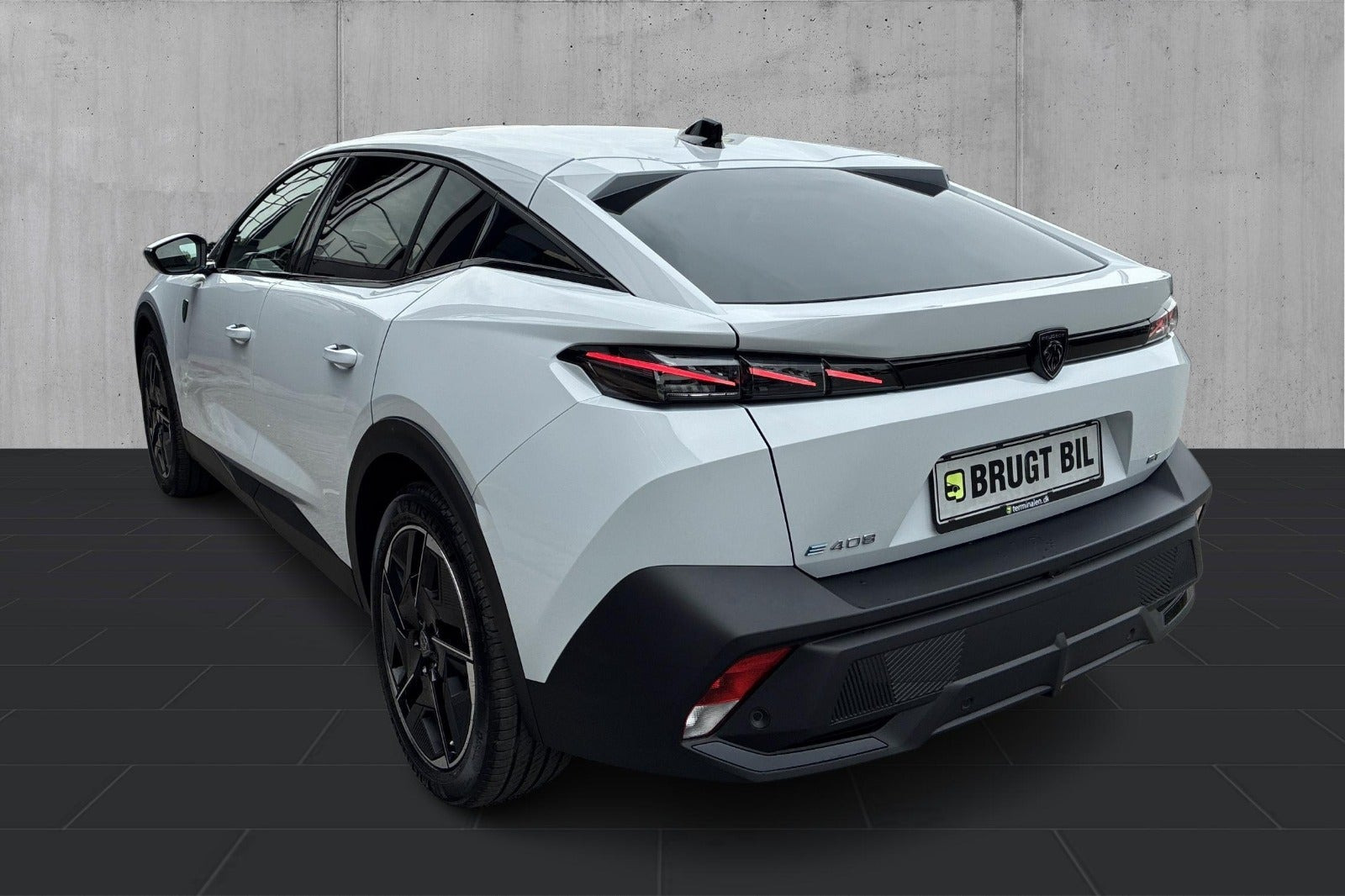 Hvid Peugeot e-408 fra 2026