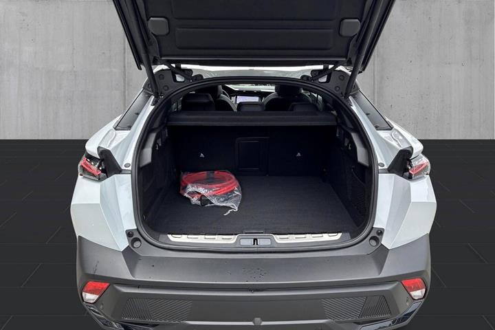 Hvid Peugeot e-408 fra 2026