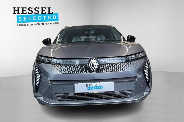 Grå Renault Scenic E-Tech fra 2025