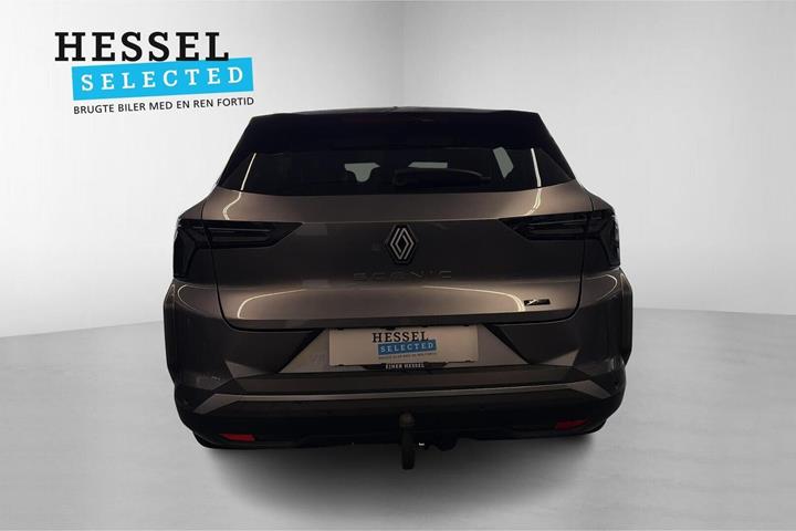 Grå Renault Scenic E-Tech fra 2025