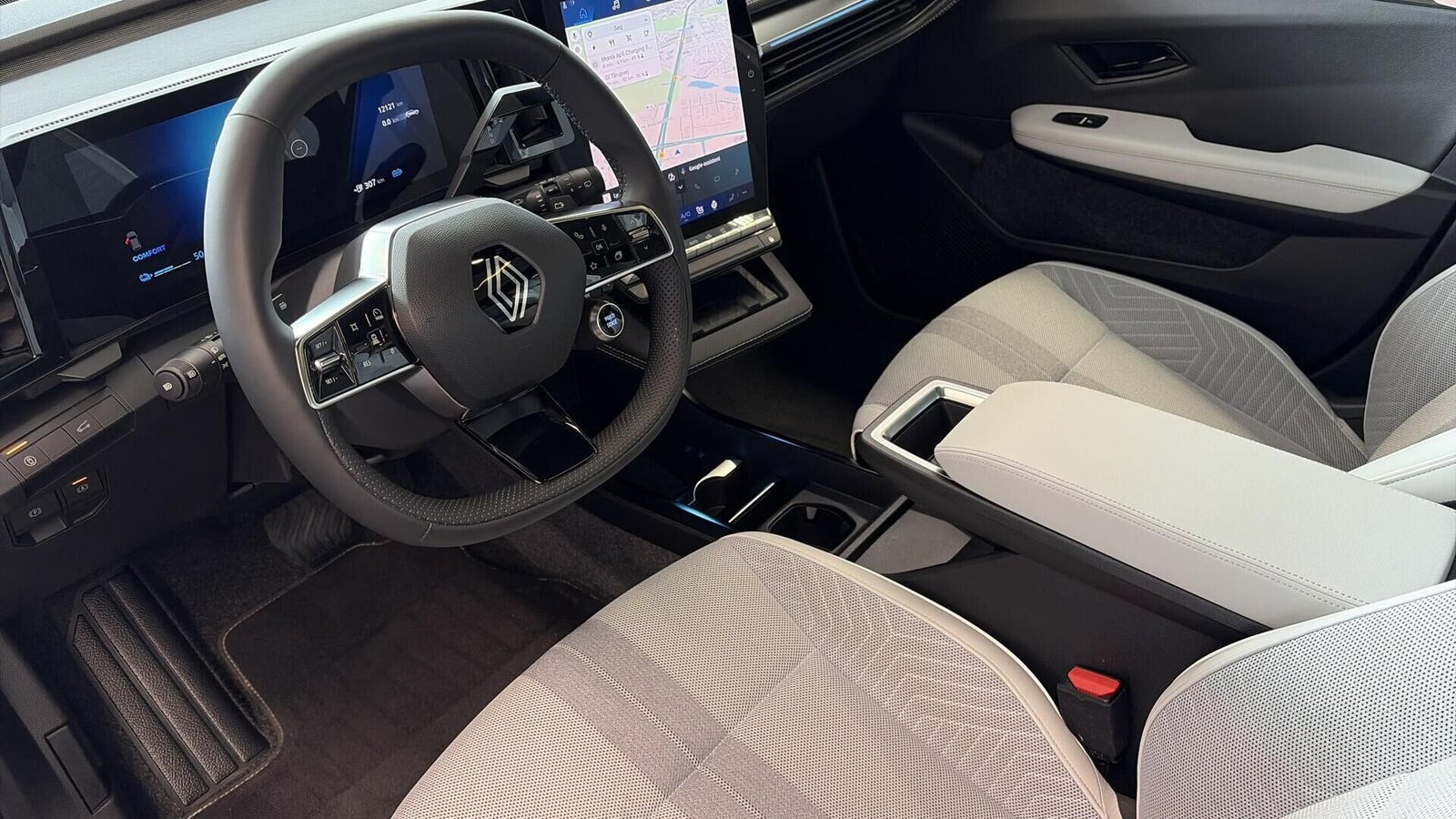 Grå Renault Scenic E-Tech fra 2025
