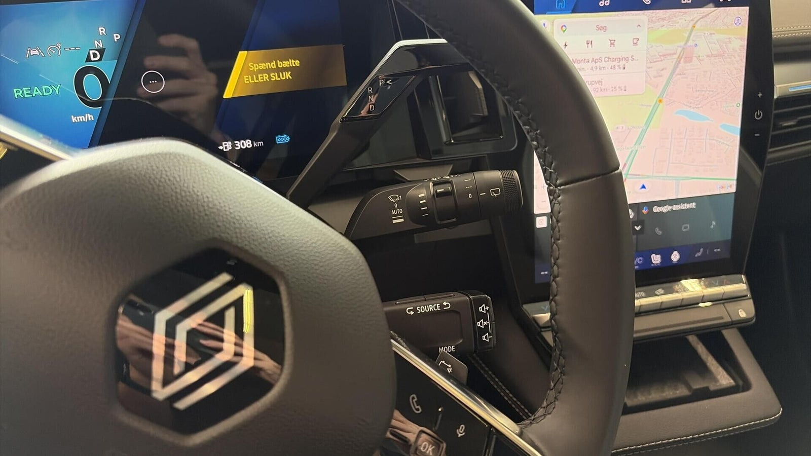 Grå Renault Scenic E-Tech fra 2025