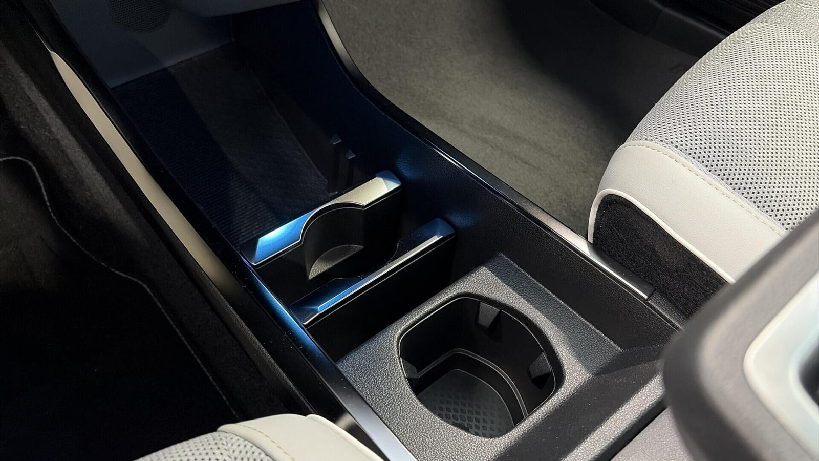 Grå Renault Scenic E-Tech fra 2025