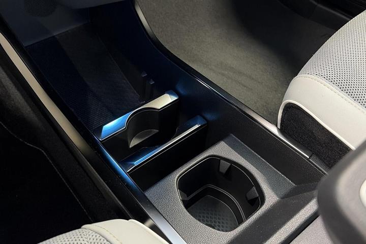 Grå Renault Scenic E-Tech fra 2025