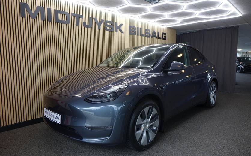 Tesla Model Y Long Range AWD