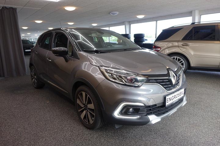 Grå Renault Captur fra 2018