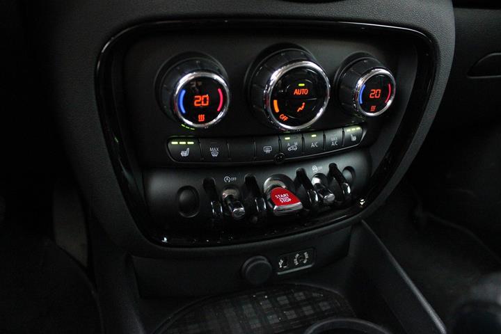 Hvid Mini Clubman Cooper fra 2016