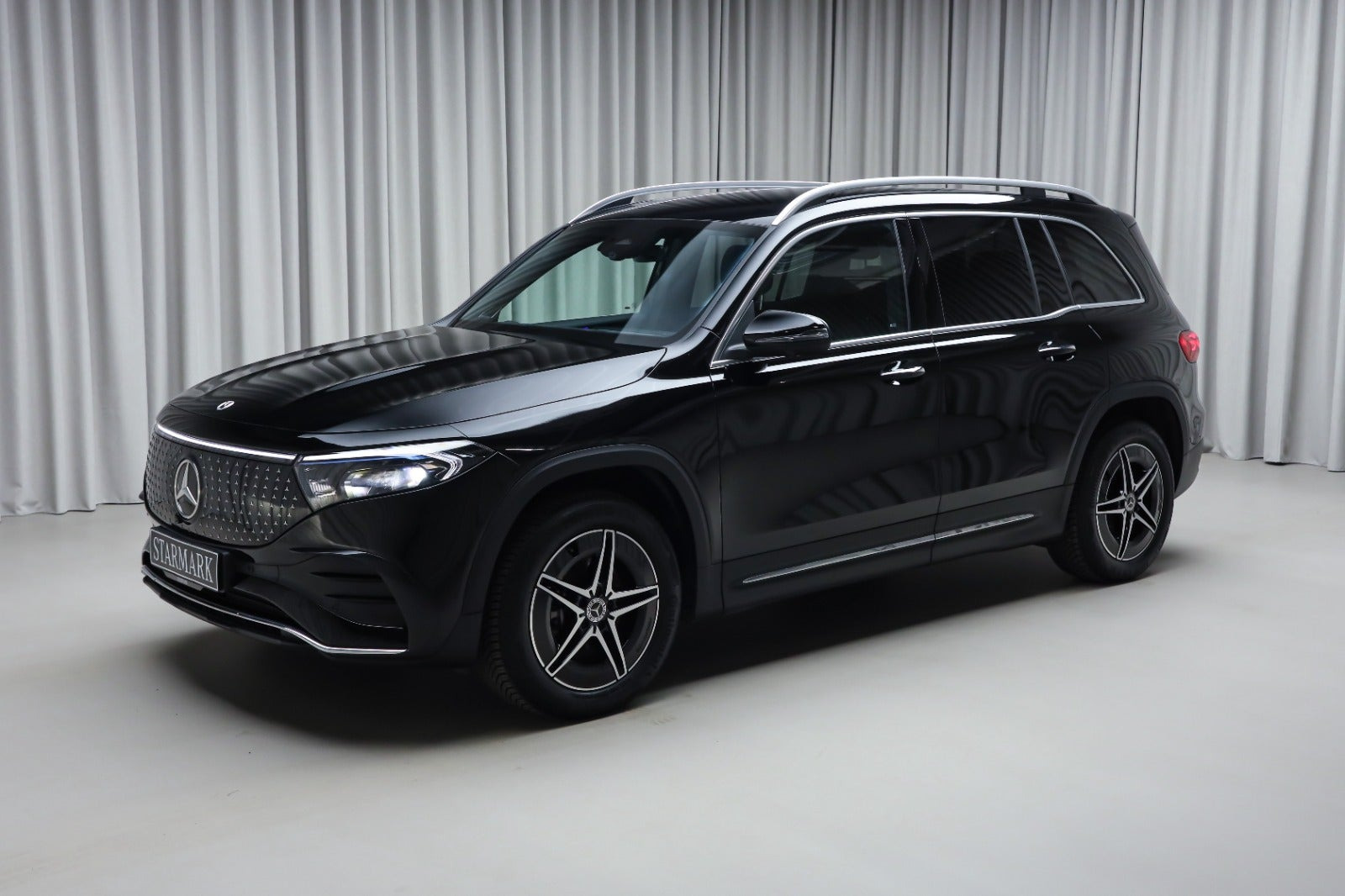 Sort Mercedes EQB250+ fra 2026