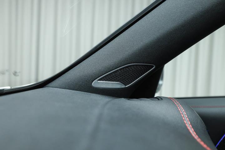 Hvid Mercedes EQB250+ fra 2026