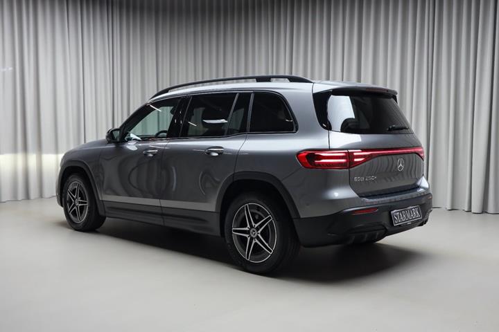 Grå Mercedes EQB250+ fra 2026