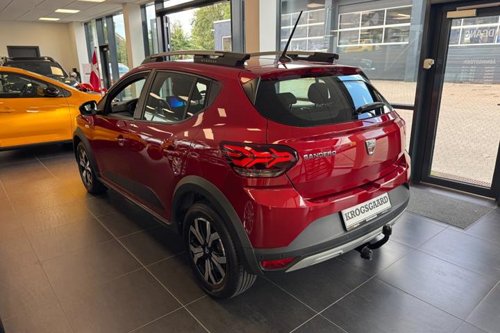 Rød Dacia Sandero Stepway fra 2021