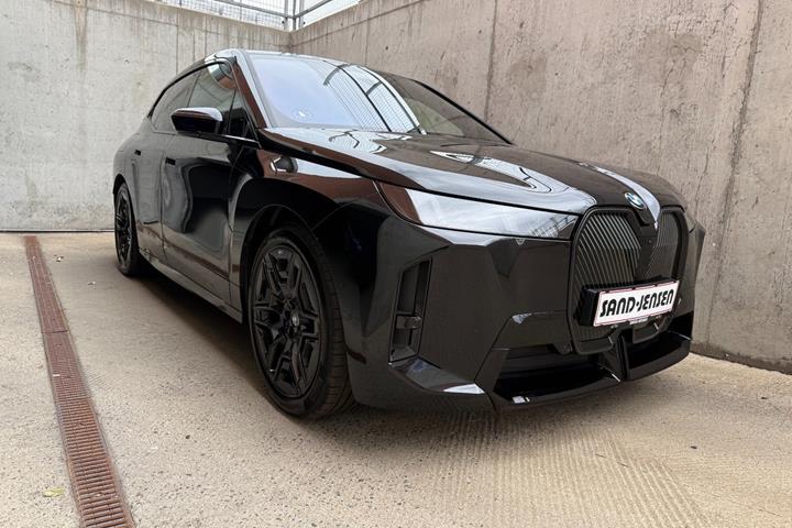 Sort BMW iX fra 2025