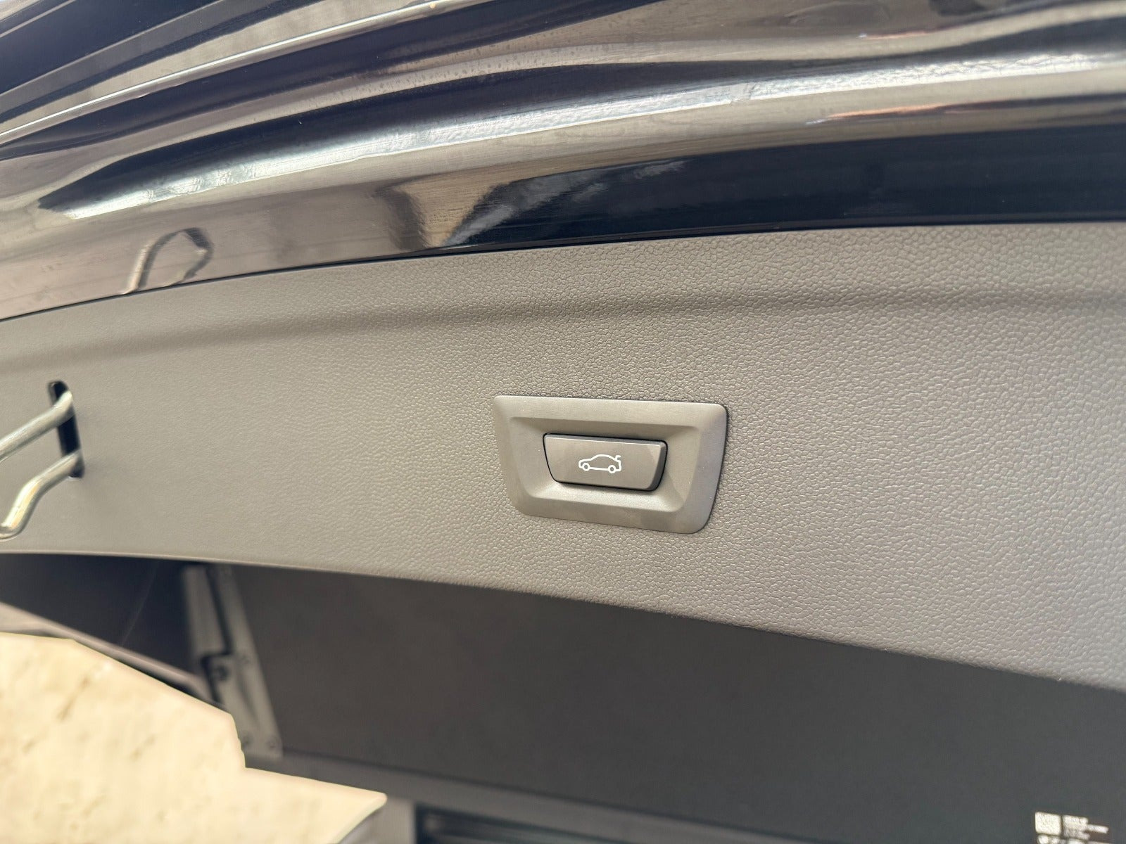 Sort BMW iX fra 2025