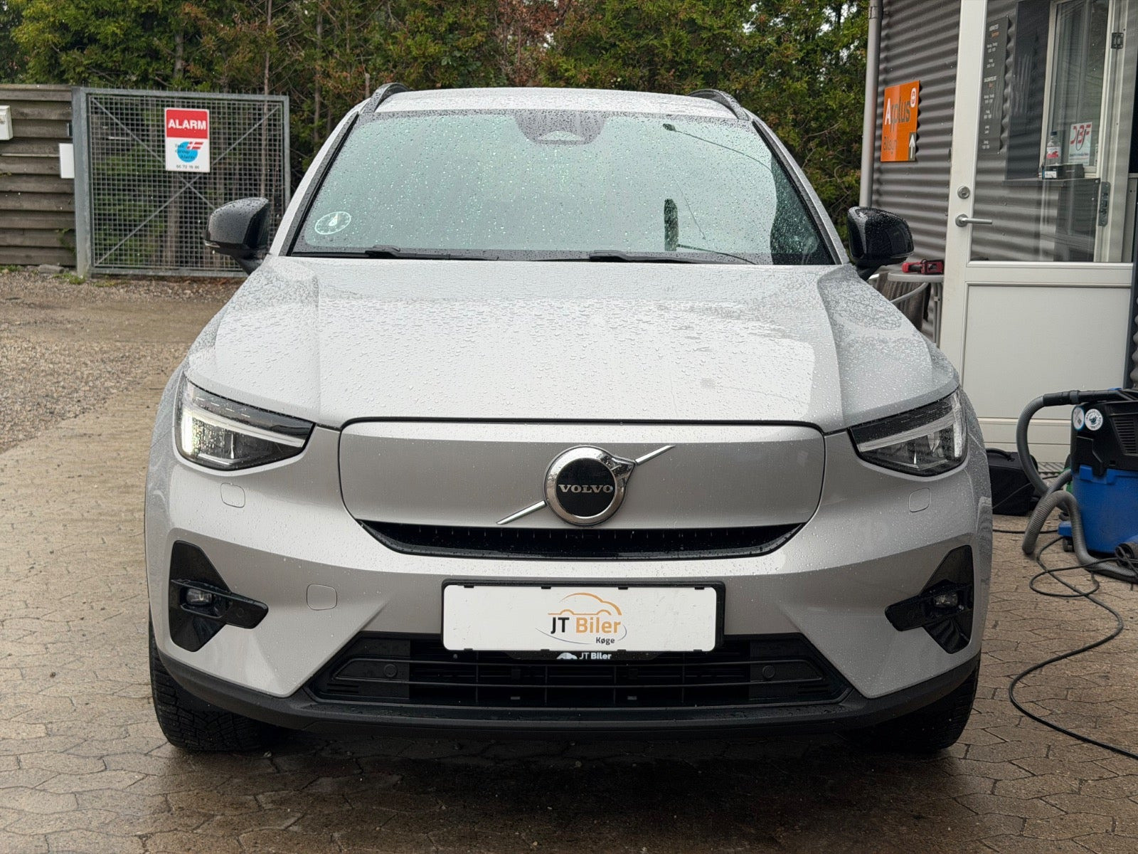 Sølv Volvo XC40 fra 2023