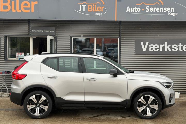 Sølv Volvo XC40 fra 2023