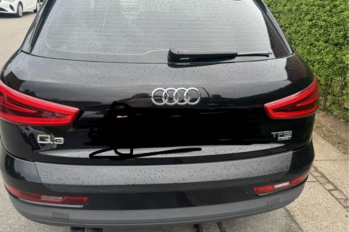 Sort Audi Q3 fra 2015