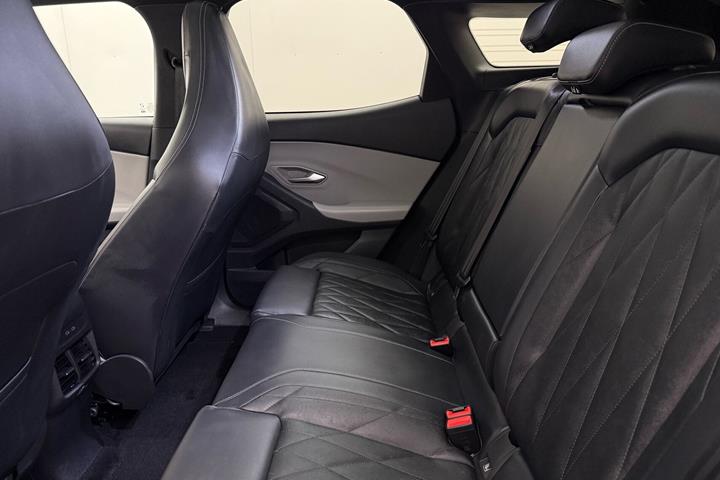 Sort Ford Explorer fra 2025