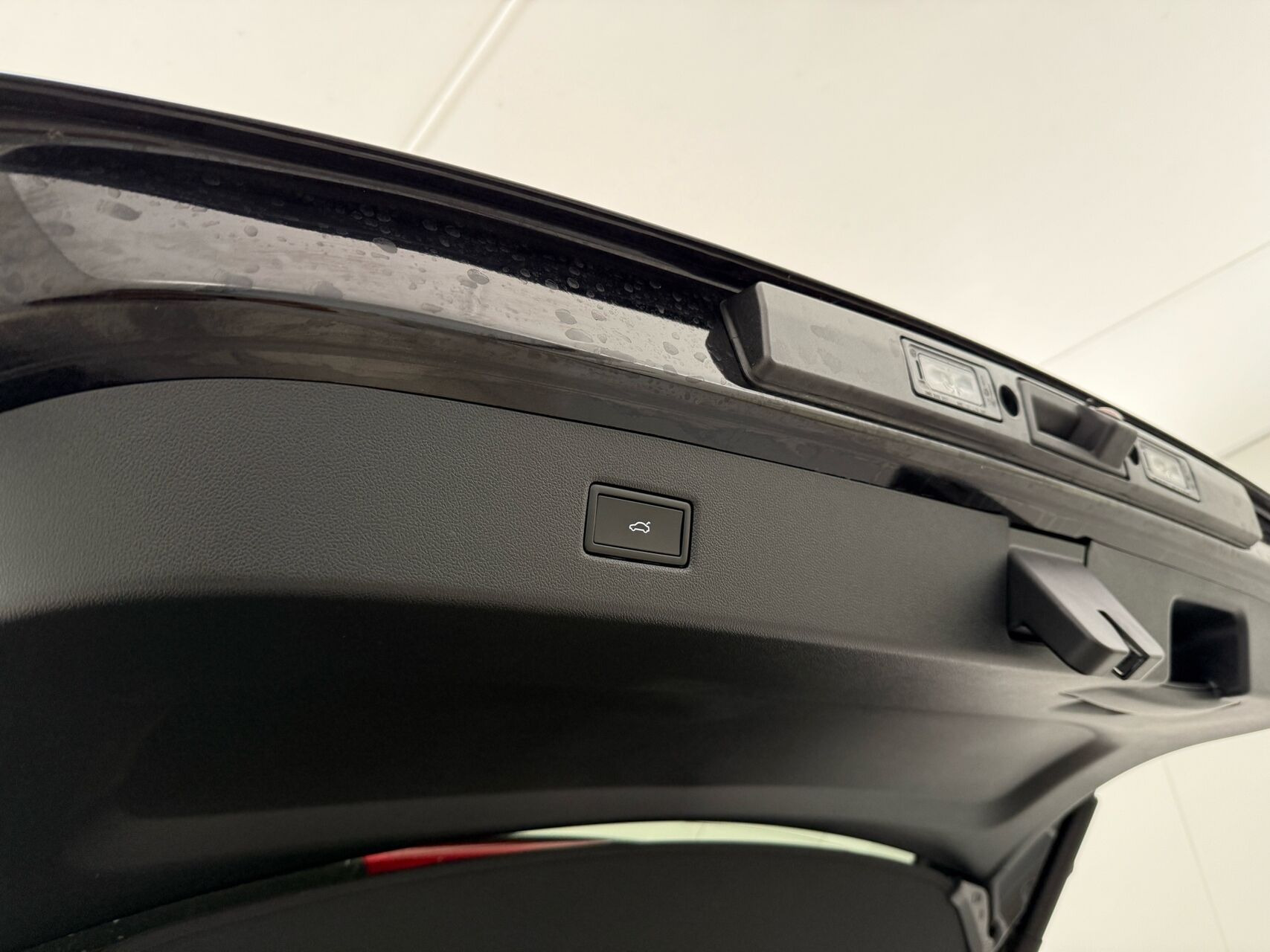 Sort Ford Explorer fra 2025