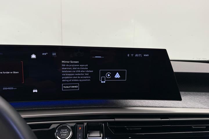 Blå Peugeot e-3008 fra 2025