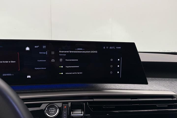 Blå Peugeot e-3008 fra 2025