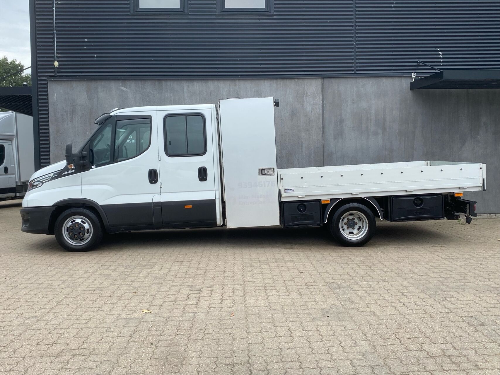 Hvid Iveco Daily fra 2023