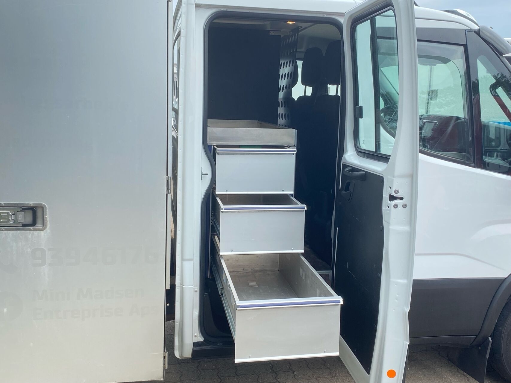 Hvid Iveco Daily fra 2023