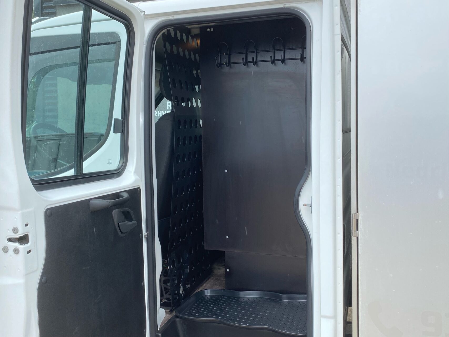 Hvid Iveco Daily fra 2023