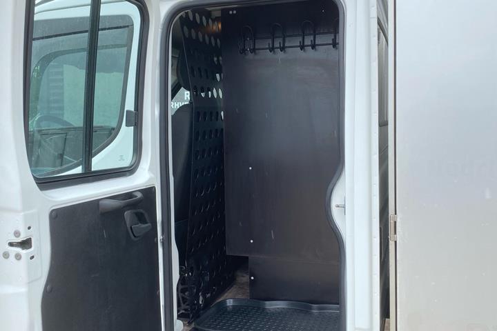 Hvid Iveco Daily fra 2023