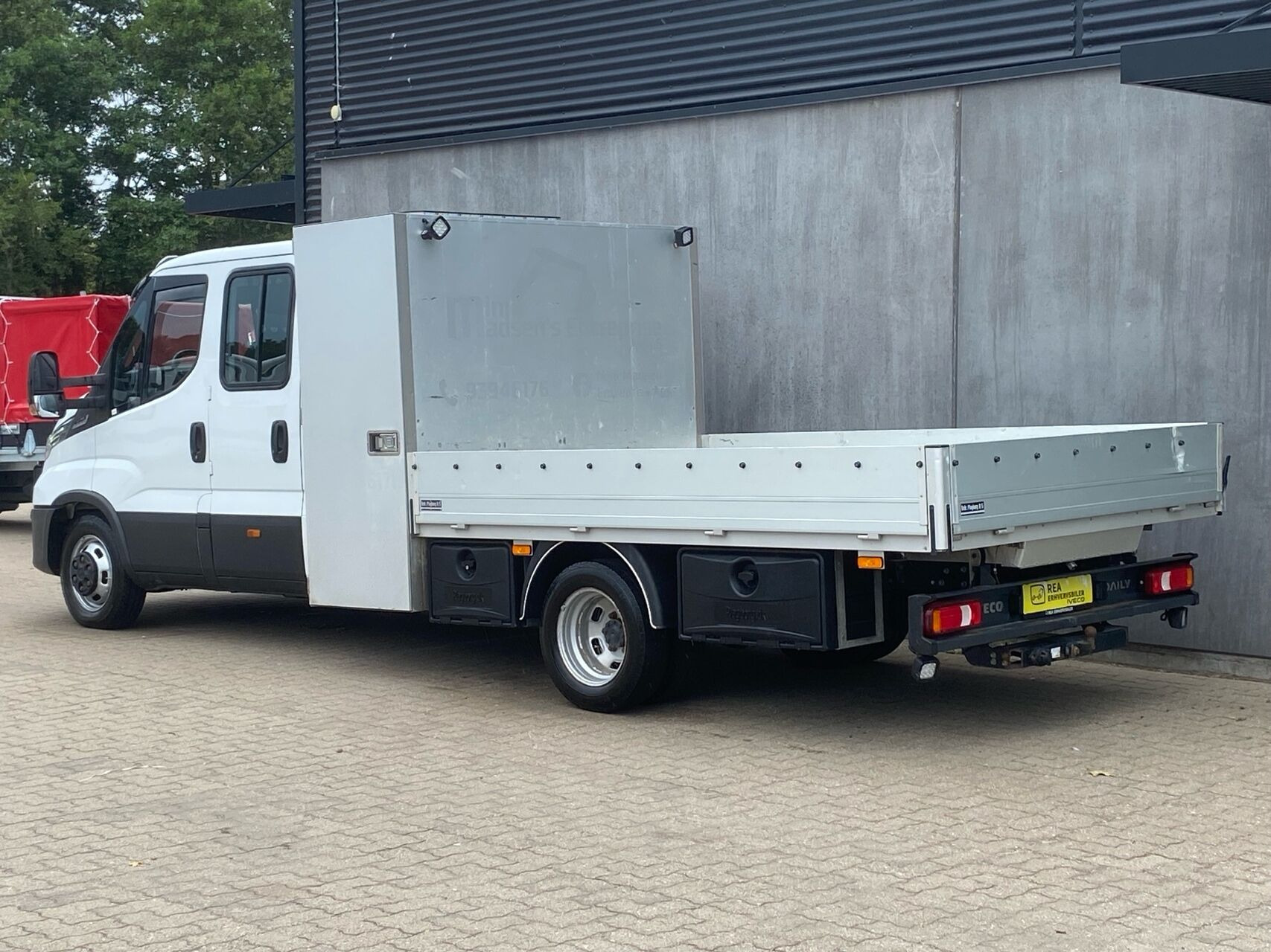 Hvid Iveco Daily fra 2023