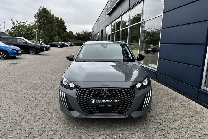 Grå Peugeot 208 fra 2025