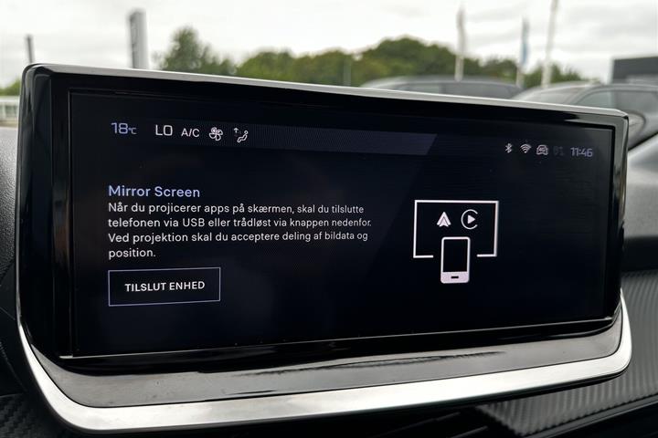 Grå Peugeot 208 fra 2025