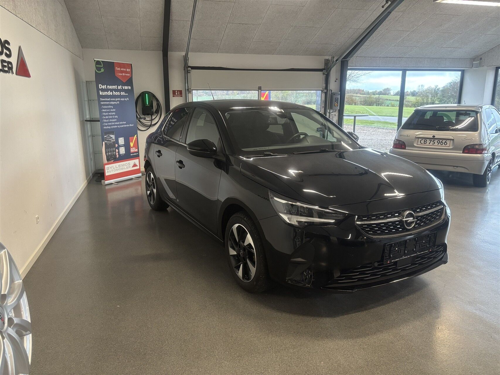 Sort Opel Corsa-e fra 2021