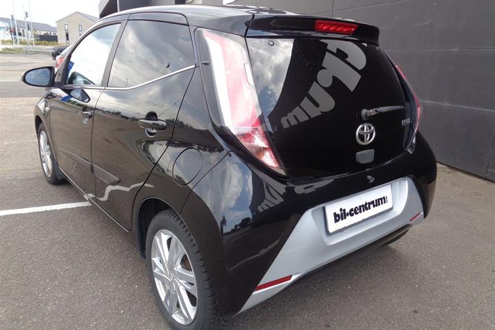 Sort Toyota Aygo fra 2017