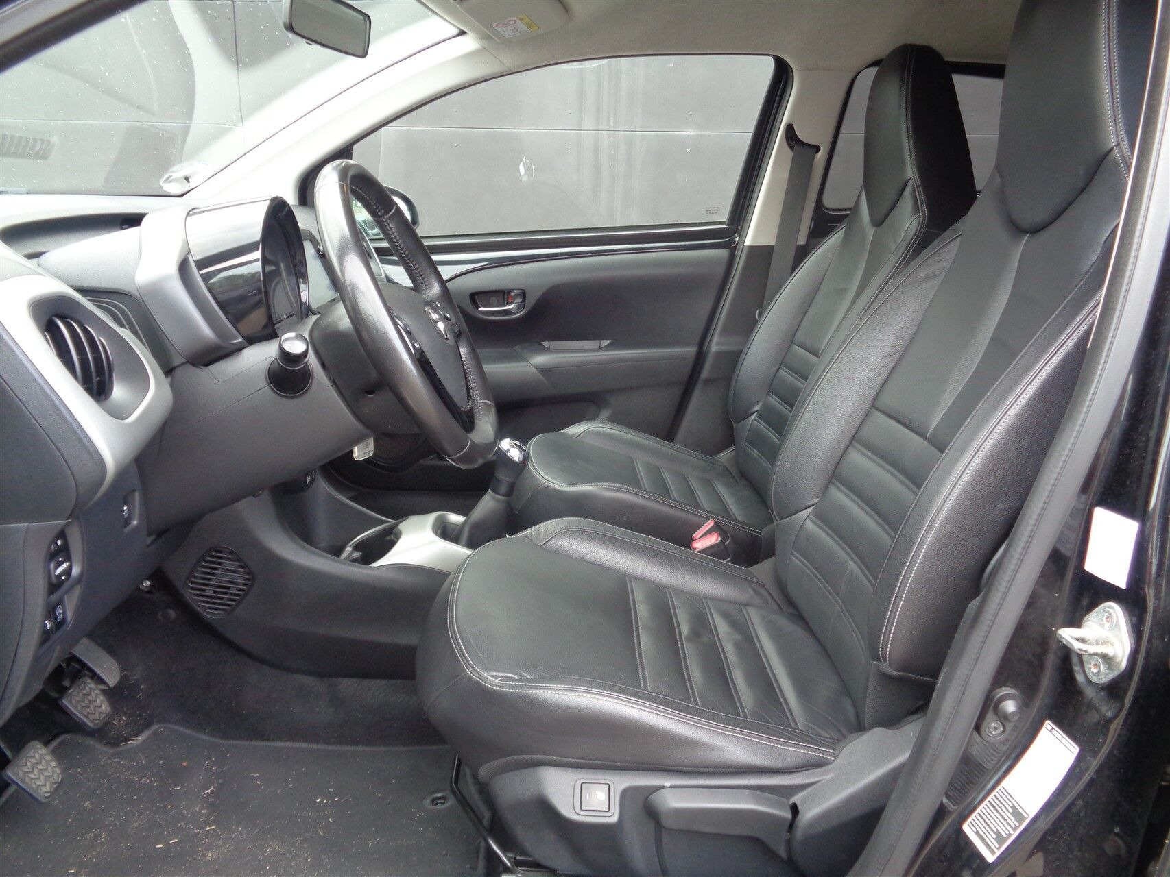 Sort Toyota Aygo fra 2017
