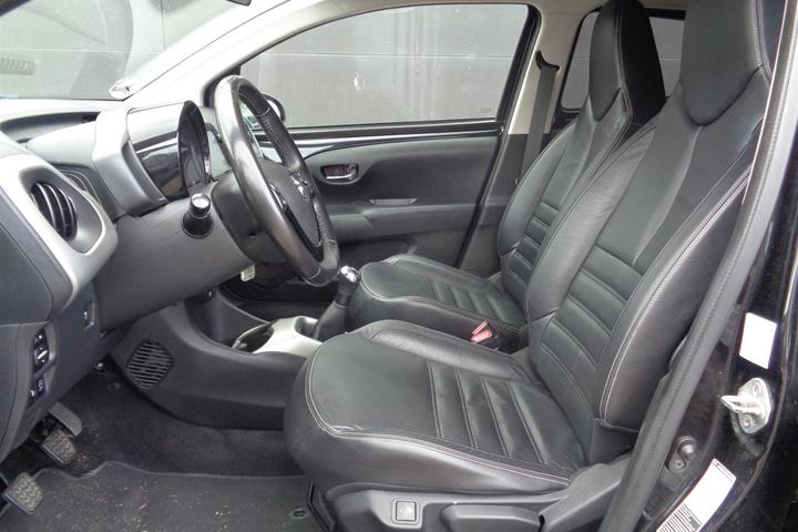 Sort Toyota Aygo fra 2017