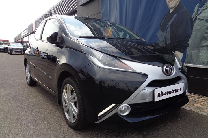 Sort Toyota Aygo fra 2017