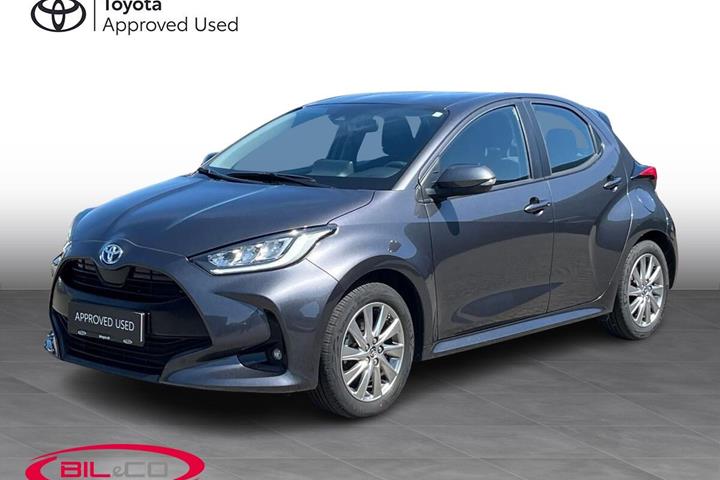 Grå Toyota Yaris fra 2023