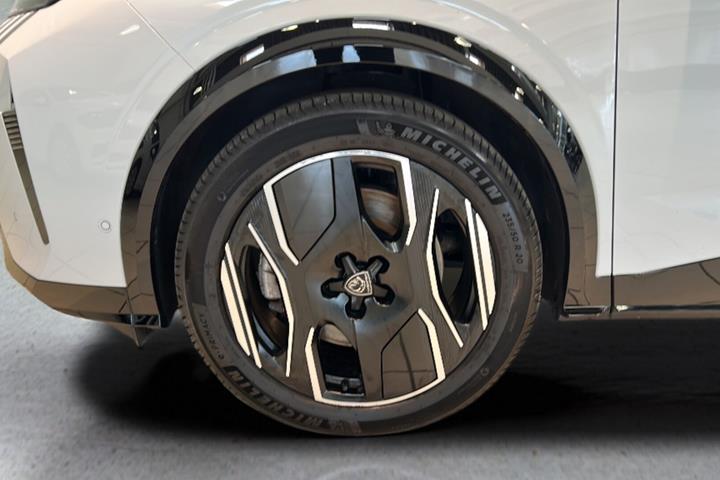 Hvid Peugeot e-3008 fra 2024