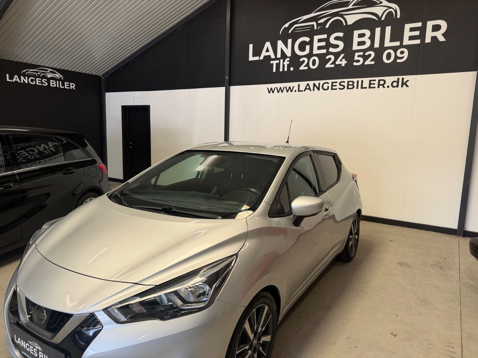 Sølv Nissan Micra fra 2017