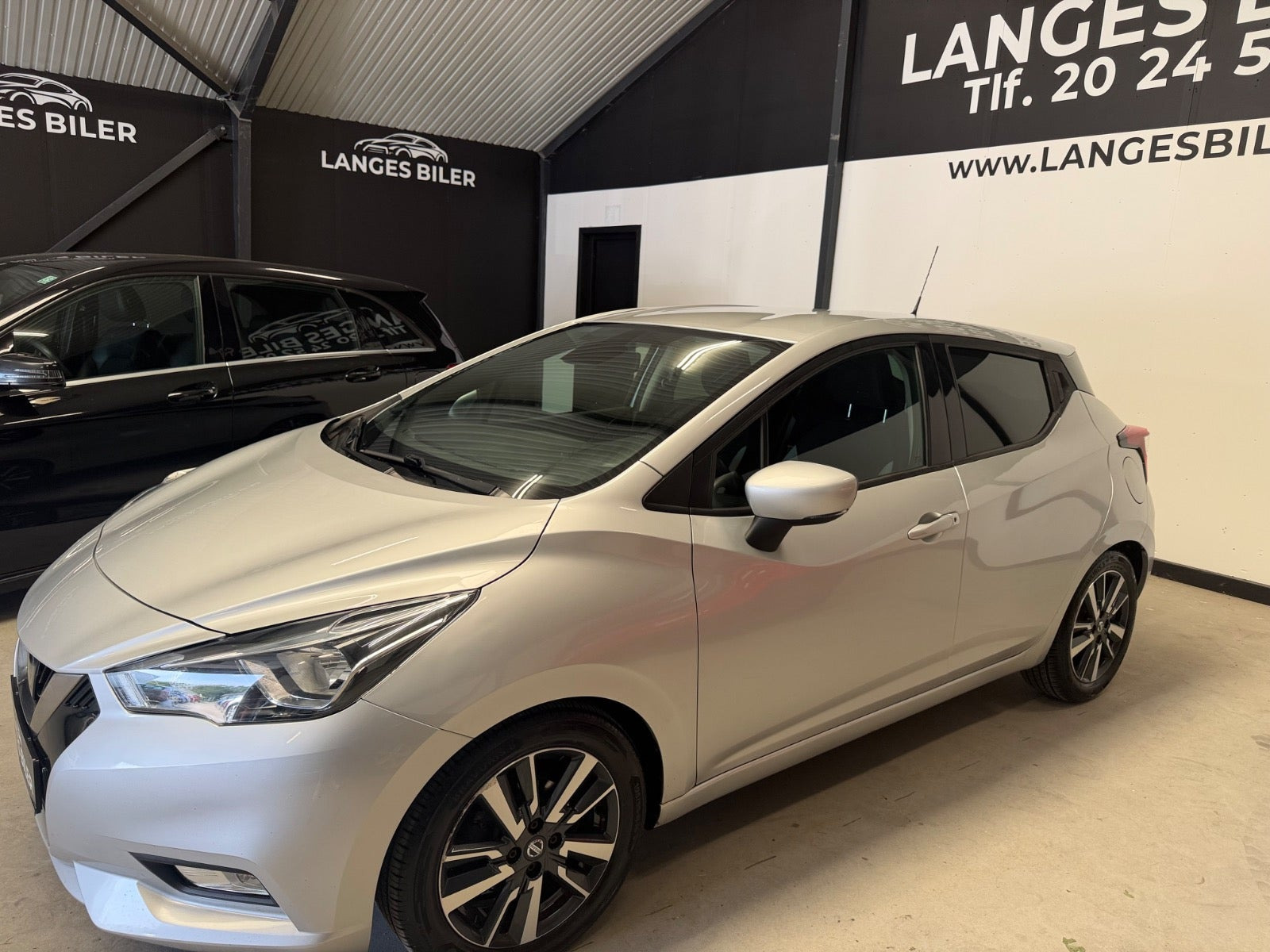 Sølv Nissan Micra fra 2017