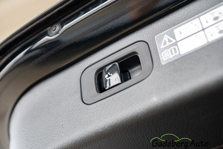 Sort Mercedes C300 e fra 2022