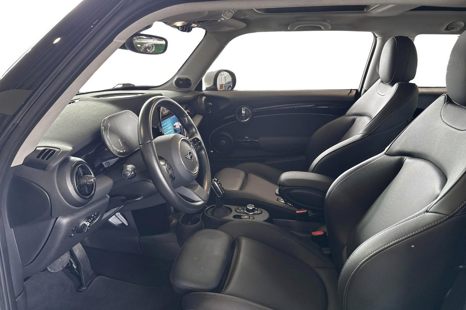 Sølv Mini Cooper SE fra 2023