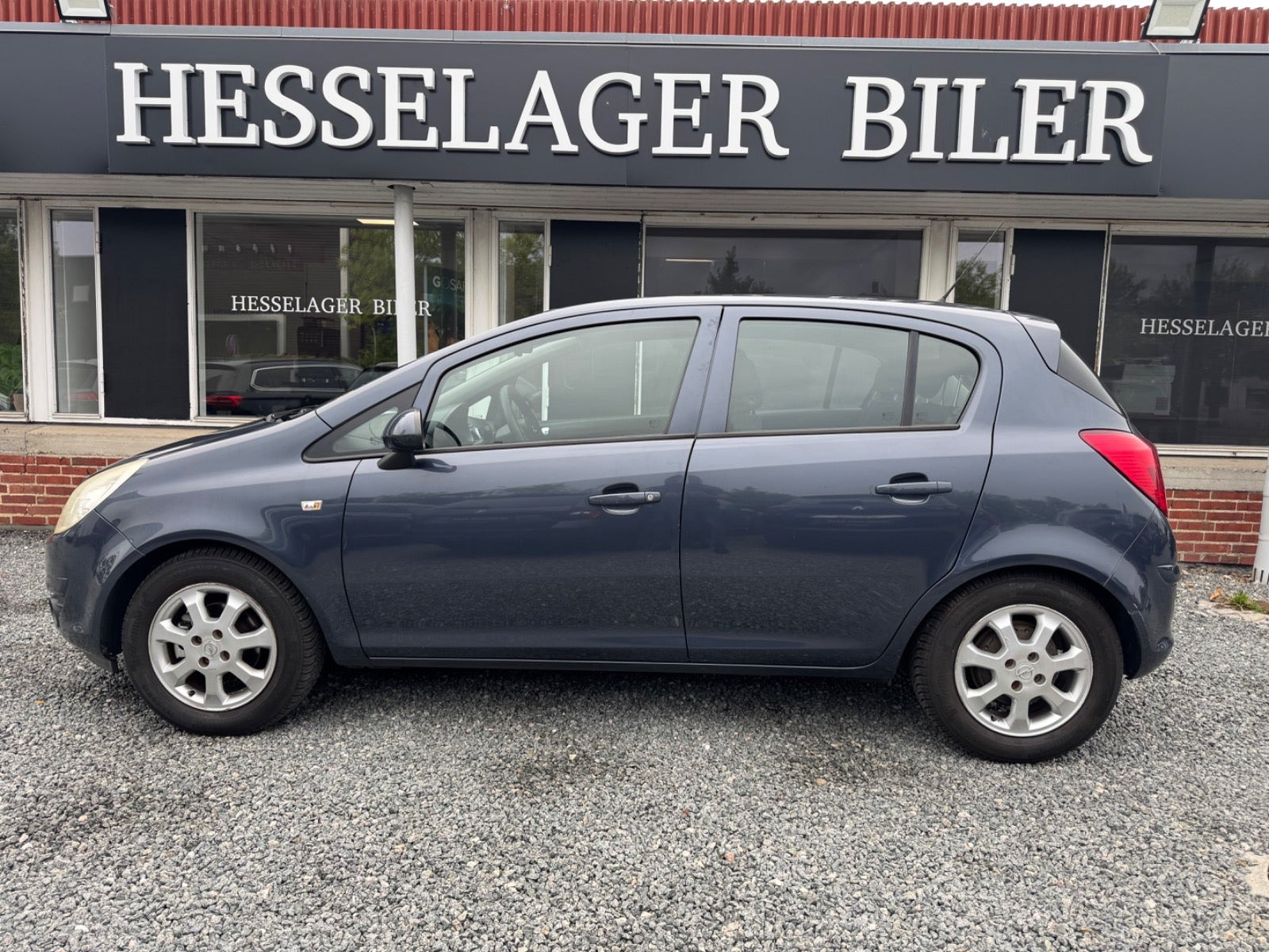 Blå Opel Corsa fra 2009
